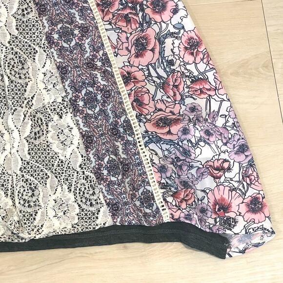 Taylor & Sage Floral and Lace Swing Halter Tank Top Size Small EUC - Picture 3 of 10